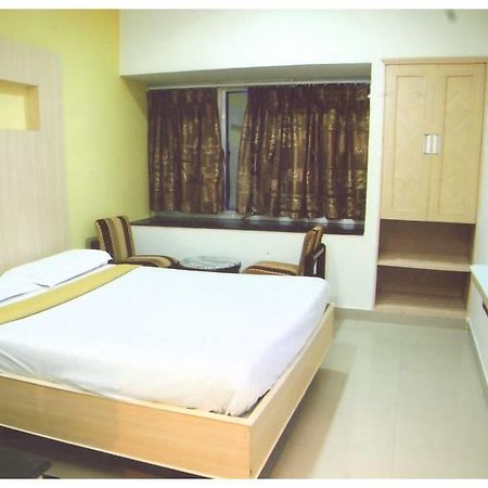 Sri Srinivasa Residency Hotel Kadapa Exterior photo