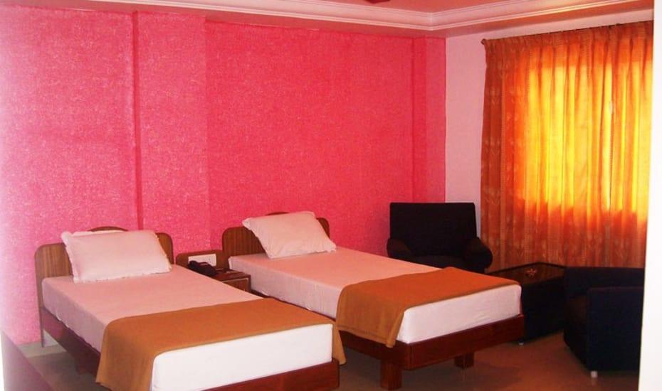 Sri Srinivasa Residency Hotel Kadapa Exterior photo